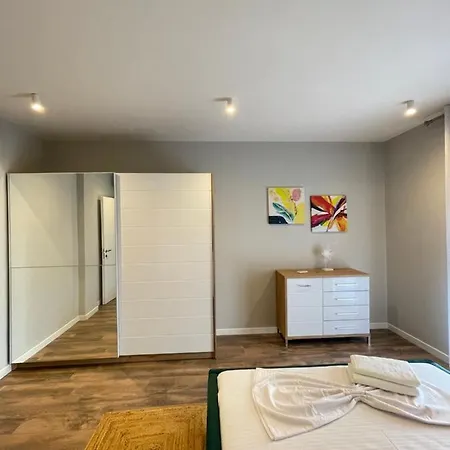 B4 Dusk R Apartament *